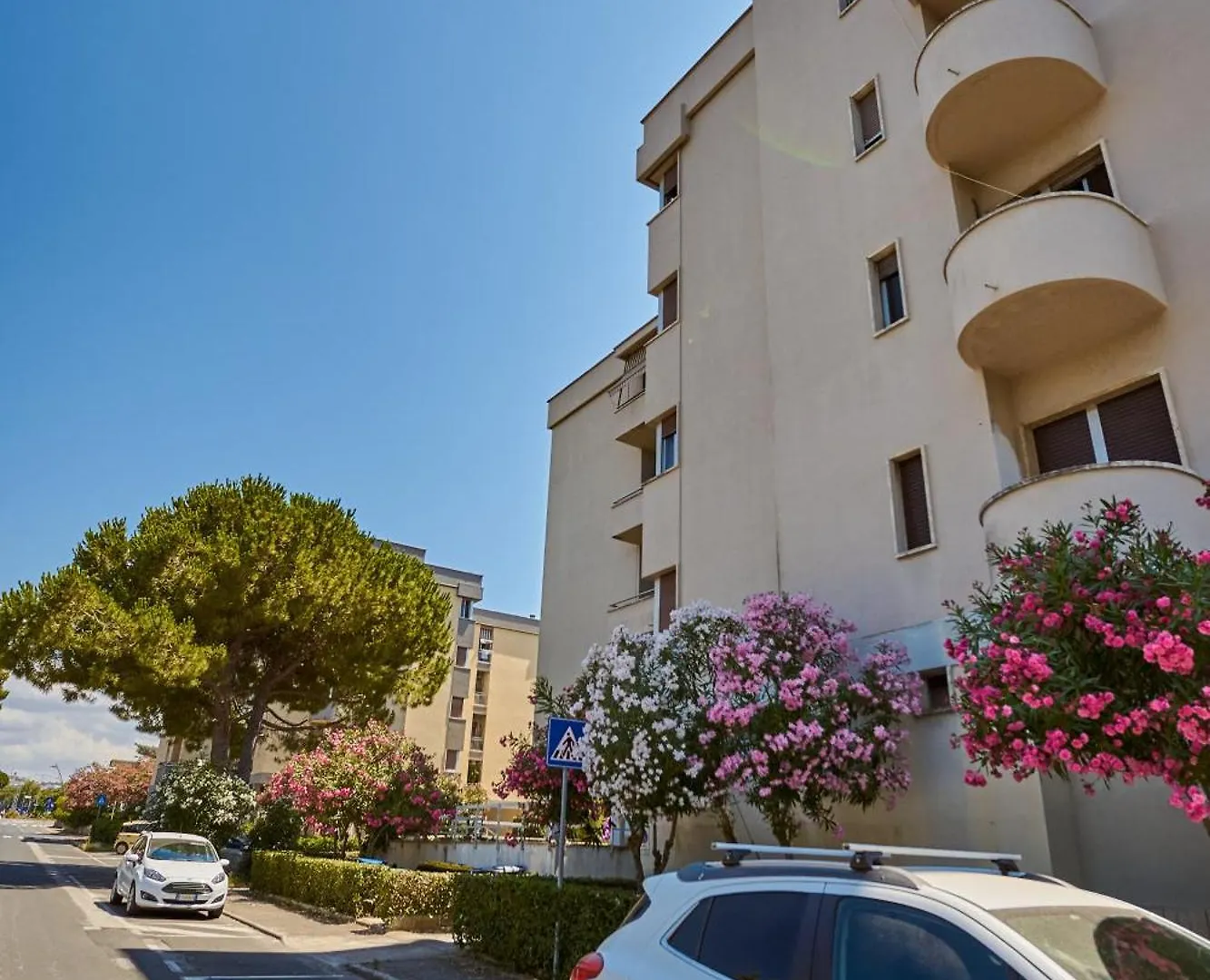 アパート Edith'S House Just 850 Meters From The Beach, 2 Bedrooms, 6 Beds, Air Conditioning, Private Outdoor Area ロジニャーノ・ソルヴァイ